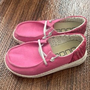 Wendy Hey dude little girls slip ons